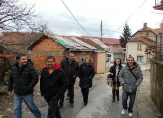 Д-р Владо Кочоски во посета на Подгорци.