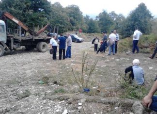 Мирен Протест : Блокиран патот кон Подгоречка планина.