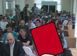 Црвен Картон за неразумот и сопствените интереси -Протест на Подгорчани пред општина Струга 24.12.2013. 13.30 час.