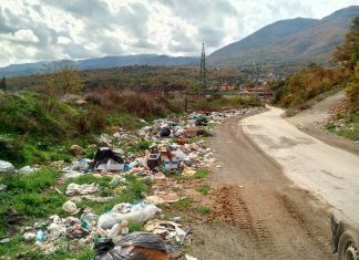 (Фото) Уште еднаш по кој знае пат, за дивата депонија на локалниот пат кон и од населба Боровец