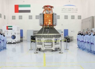 (Фото/Видео) Инжинерите на Емиратите создадоа свој сателит и тој ќе биде лансиран оваа година
