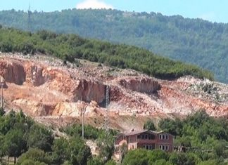 Настрада работник во струшки каменолом, колега го прегазил со камион