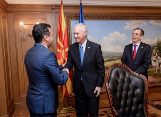 НАШЕ ДОПИСНИШТВО СО ТУРСКАТА АГЕНЦИЈА (IHA): ABD Senatörü Johnson Makedonya’da
