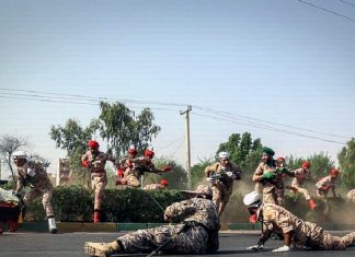 Терористички напад во Иран – Просаудиска група на воена парада убила 24 лица