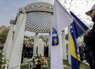 САРАЕВО: Oдбележана 15-годишнината од смртта на Алија Изетбеговиќ