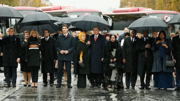 Türkiye Cumhurbaşkanı Erdoğan, Birinci Dünya Savaşı'nın sona erişinin 100'üncü yıl dönümü dolayısıyla Zafer Takı ve Meçhul Asker Anıtı'nda düzenlenen anma törenine katıldı. ( İlkay Güder - Anadolu Ajansı )
