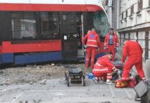 Трамвај излета од шини во Белград-еден починат и петмина повредени