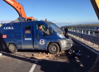 Незапамтен грабеж во Италија: Со ровокопачи отвориле блиндирано возило
