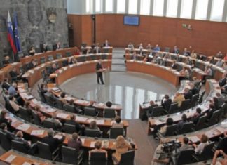 Словенечкиот Парламент отфрли иницијатива за референдум за бегалците и мигрантите
