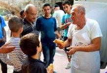 (Фото) Почина пекарот од Грција, кој бесплатно ги снабдуваше бегалците со леб