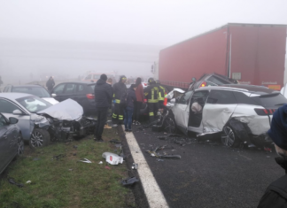Хаос на автопат во Италија: Повеќе од 80 возила учествуваа во верижен судир