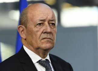 Ле Дриан му порача на Трамп: Не се мешај во внатрешните работи на Франција