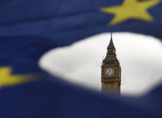 Британскиот парламент го отфрли договорот за повлекување од ЕУ