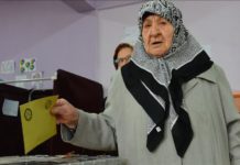 На изборите во Турција гласаше и 107-годишна жена