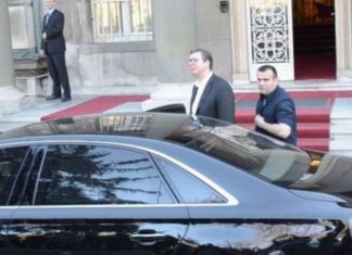 Вучиќ ја напушти зградата на Претседателството, демонстранти се упатија кон полициска станица