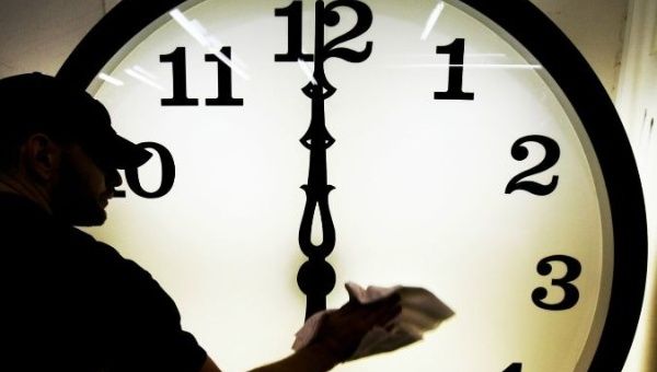 clock_-_reuters.jpg_1718483346