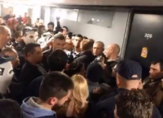 (ВО ЖИВО) Упад на демонстранти во просториите на РТС во Белград