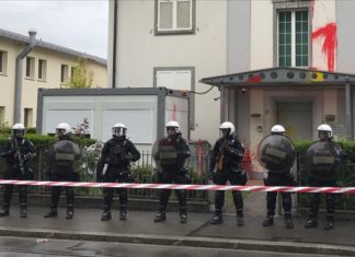 Турскиот конзулат во Цирих нападнат со молотови коктели