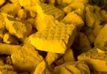 Тинејџер онлајн продавал ураниум од кој се произведува експлозив