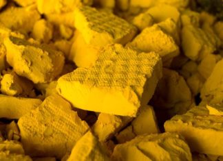 Тинејџер онлајн продавал ураниум од кој се произведува експлозив