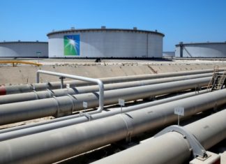 Саудијците го затворија главниот нафтовод, поради нападите со дронови на Хутите