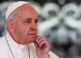 Папата Франциск: „Што повеќе ги користиме социјалните мрежи, стануваме сѐ помалку друштвени“