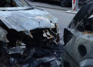 Во Солун се запалени автомобили на двајца турски државјани