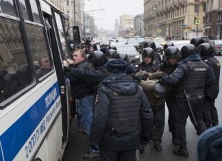 На десетина приведени на протестите во Москва