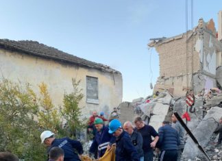 Бројот на жртвите во земјотресот во Албанија се искачи на 18 лица