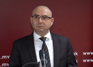 Уставен суд му заврте грб на Митко Чавков