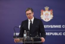 Вучиќ одлучува дали ќе се прогласи вонредна состојба во Србија