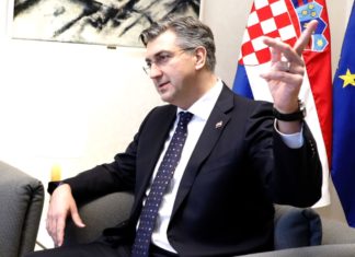 Пленковиќ реизбран за претседател на ХДЗ