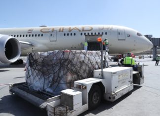 Емиратите испратија авион со помош во Казахстан за помош во напорите за борба против COVID-19