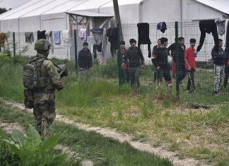 Србија: Војската ќе ги чува мигрантските кампови