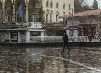 Грција по 42 дена излегува од карантин