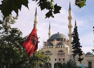 Албанија: Утре се отвораат верските објекти