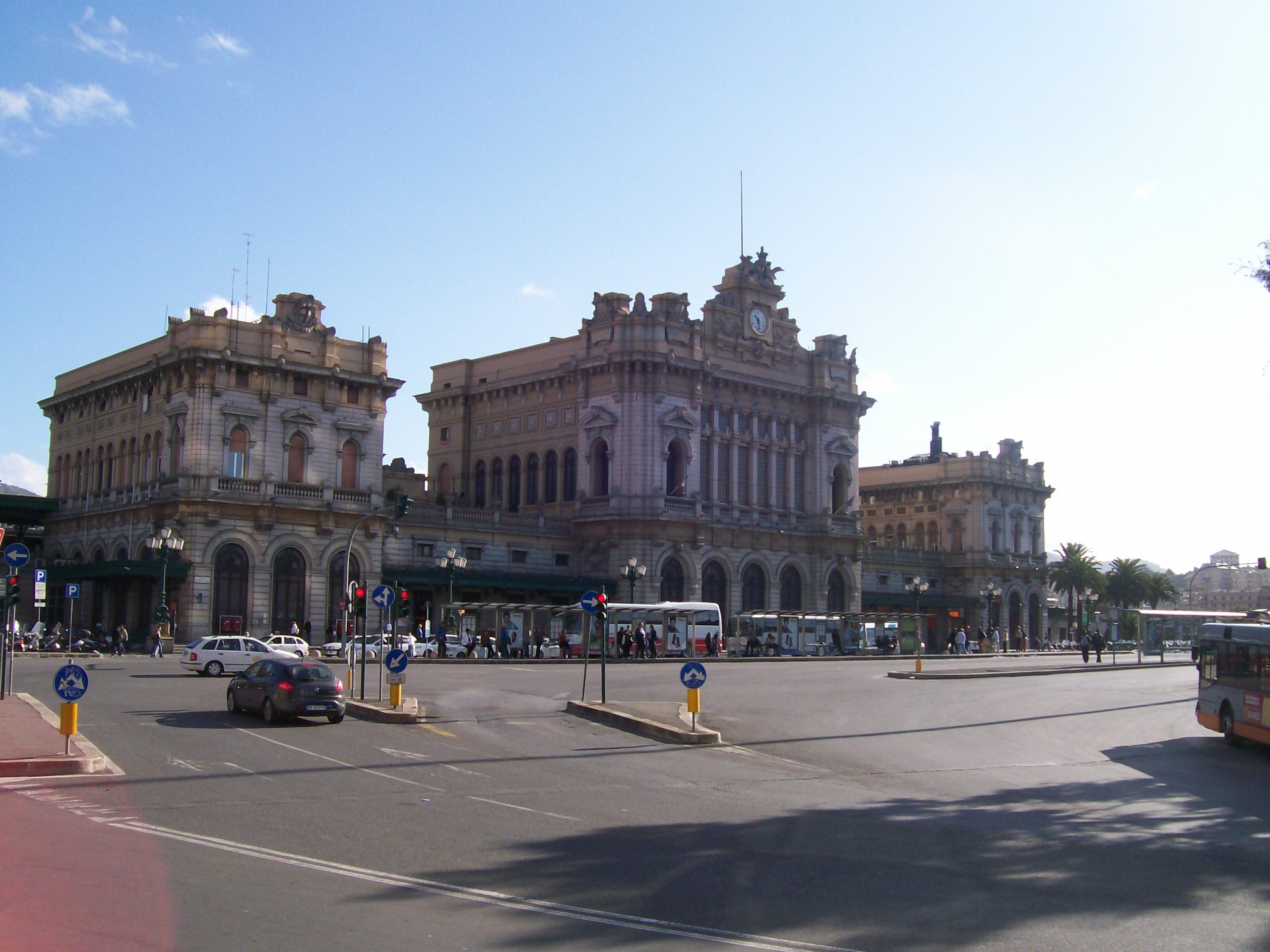 Train_station_-_Genoa_Brignole