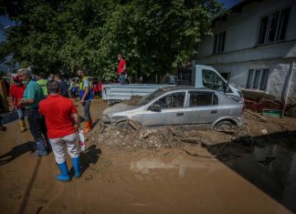 Турција: Во поплава, 5 лица мртви и 4 исчезнати