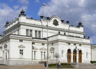 Бугарскиот Парламент не изгласа недоверба на Владата