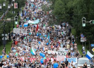 Русија: Десетици илјади луѓе на протест во Хабаровск, против апсењето на регионалниот гувернер