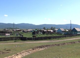 Руските власти ископале канал околу едно село, за да го стават во карантин