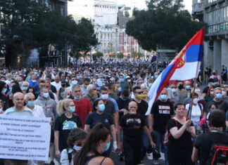 (Видео) Повторно протести во Белград