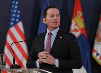 Гренел: „Америка отвара нов лист кон Србија“