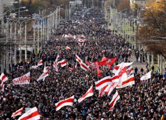 Големи протести во Минск