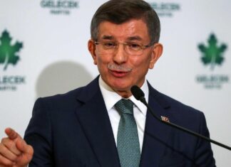 „Ердоган поштетен од коронавирусот“, изјави поранешниот турски премиер Ахмет Давутоглу