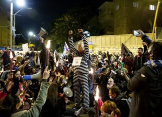 Протести во Израел: Илјадници демонстранти бараат оставка од Нетанјаху