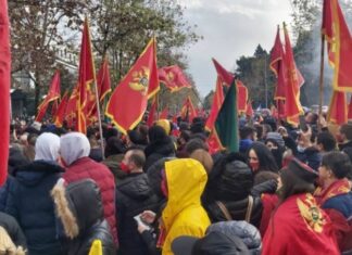 Повеќе од илјада граѓани на демонстрациите во Подгорица: Ова не е Србија!