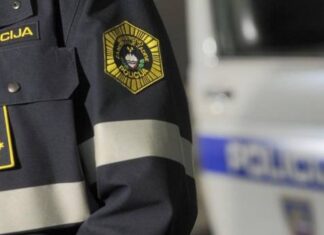 Полицискиот синдикат во Словенија најави штрајк, министерот се закани дека ќе ги објави платите
