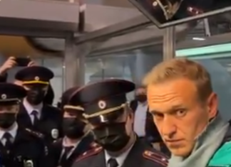 Навални уапсен веднаш штом слета во Москва! Бајден и европските лидери бараат Русија да го ослободи (ВИДЕО)