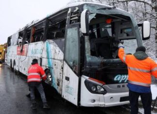 Автобусот слета на автопатот во близина на Загреб, повредени осум лица